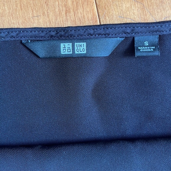 Thin strap tank top - Picture 3 of 3